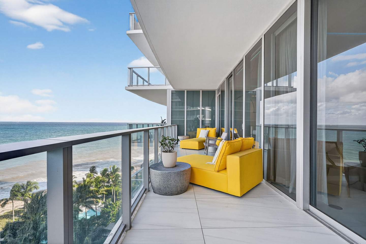 Oceanfront primary suite