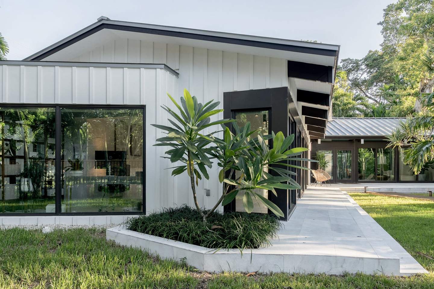 Side exterior, 6380 SW 69
